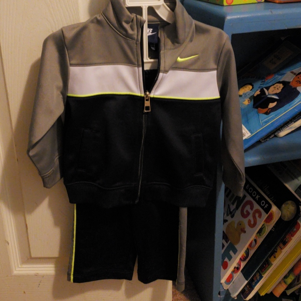 Boy nike tracksuit